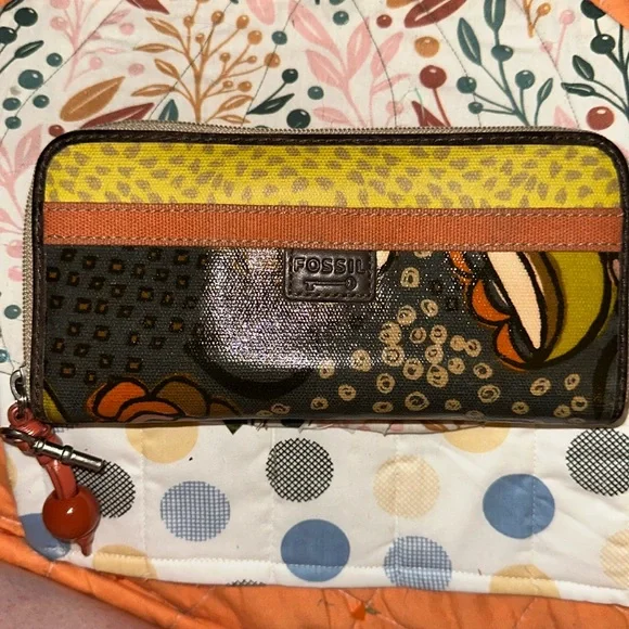 Fossil Key-Per Wallet zip around with key fob - Picture 1 of 7